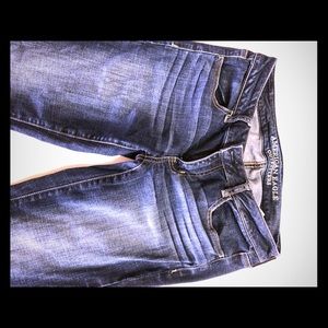 American Eagle women’s jeans!